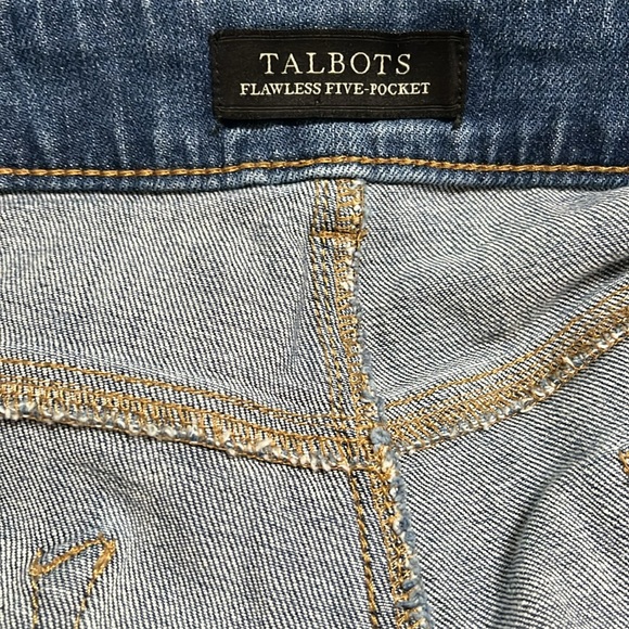 Talbots Medium Wash Distressed Flawless Five Pocket Boyfriend Jeans  Sz 16 - Picture 6 of 8